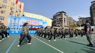 东北裸体老年女人在线雁江教育 | “一校一品”特色教育 “点亮”多彩校园